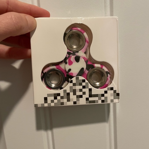 Pink Camo Fidget Hand Spinner NWT - Picture 4 of 5